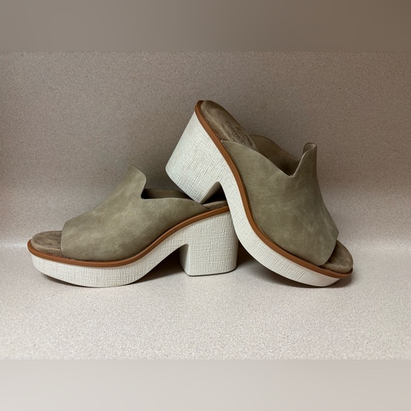 Pierre Dumas Shoes - Pierre Dumas Beige Block Heel Mules